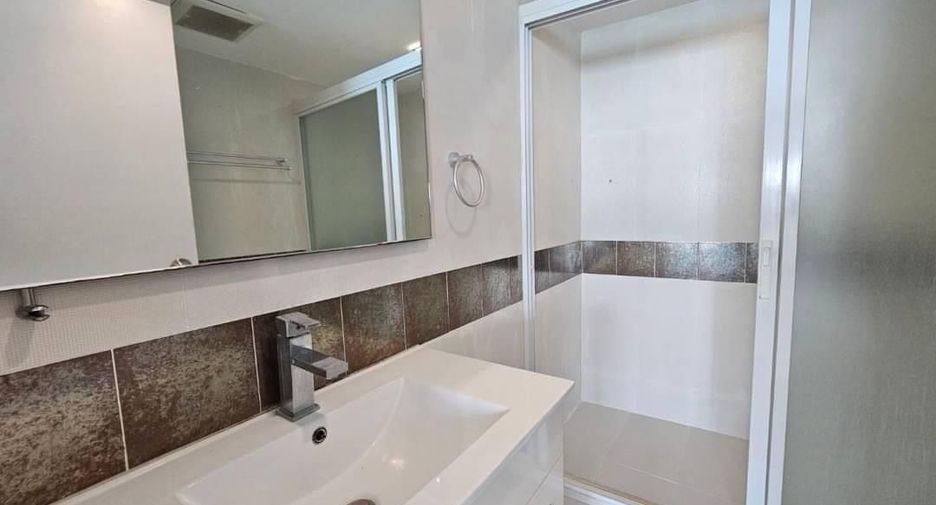 Продажа 3 спальни кондо в Саттахип, Чонбури