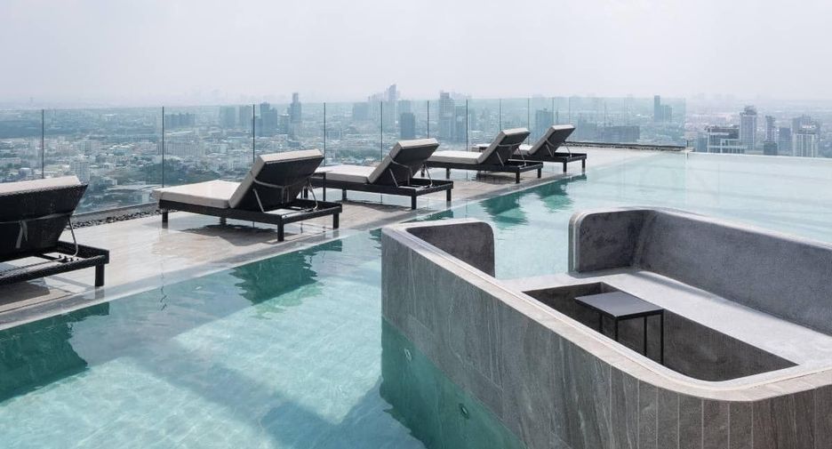 For rent 2 bedrooms condo in Ratchathewi, Bangkok