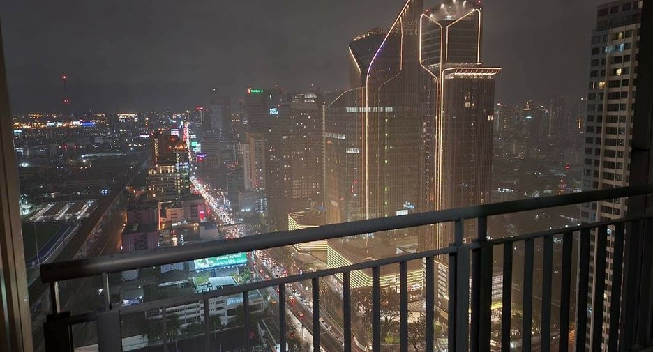 For rent 2 bedrooms condo in Watthana, Bangkok