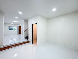 For sale 2 bedrooms townhouse in Wang Thonglang, Bangkok