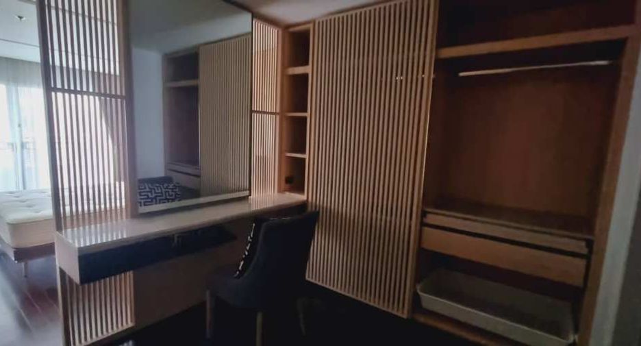 For rent 3 bedrooms condo in Sathon, Bangkok