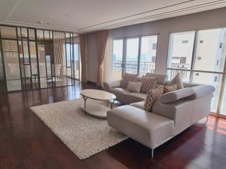 For rent 3 bedrooms condo in Sathon, Bangkok
