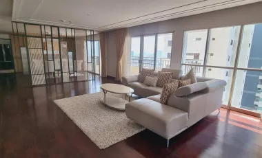 For rent 3 bedrooms condo in Sathon, Bangkok