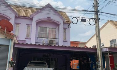 Reihenhaus zum Kauf mit 3 Zimmer in Si Racha, Chonburi