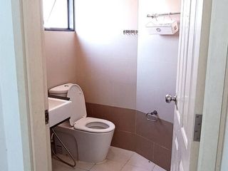 For sale and for rent studio condo in Yan Nawa, Bangkok