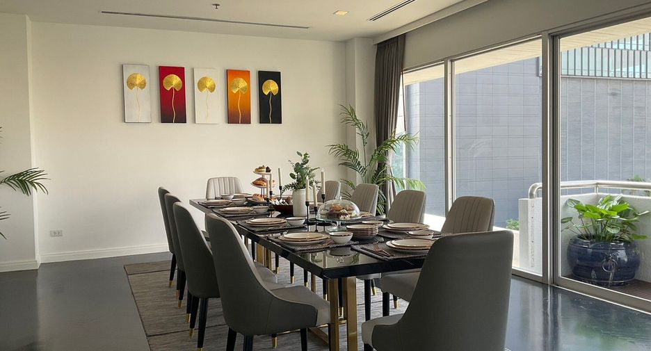 For rent 4 bedrooms condo in Sathon, Bangkok