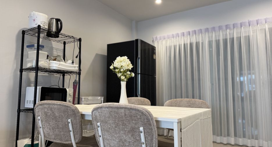 For rent 3 bedrooms townhouse in Thalang, Phuket