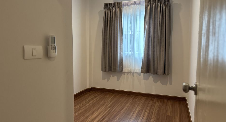 For rent 3 bedrooms townhouse in Thalang, Phuket