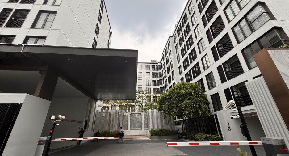 For sale and for rent studio condo in Watthana, Bangkok