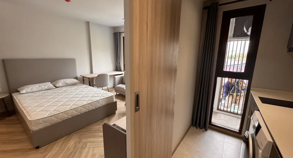 Condo en venta y en alquiler de estudio en Watthana, Bangkok