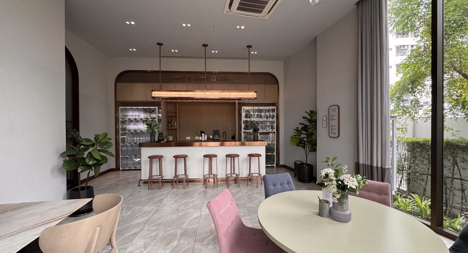 For sale and for rent studio condo in Watthana, Bangkok