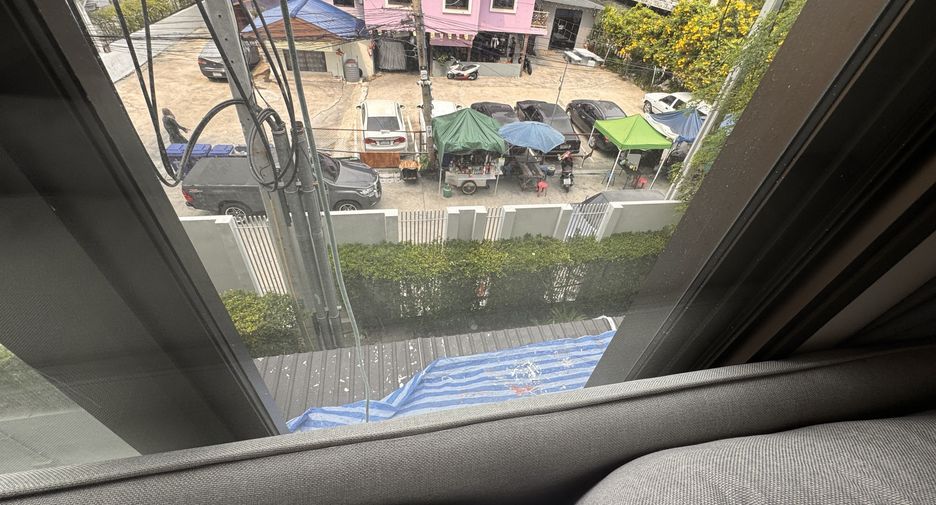 For sale and for rent studio condo in Watthana, Bangkok