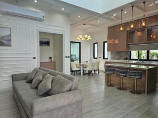 Villa en alquiler de 3 habitaciones en Bang Lamung, Chonburi