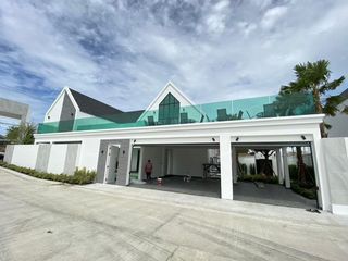 Villa en alquiler de 3 habitaciones en Bang Lamung, Chonburi
