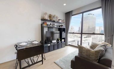 Wohnung zur Miete mit 1 Zimmer in Bang Rak, Bangkok