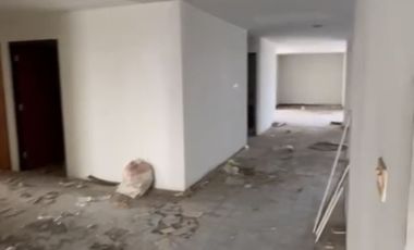 For sale 5 bedrooms condo in Watthana, Bangkok