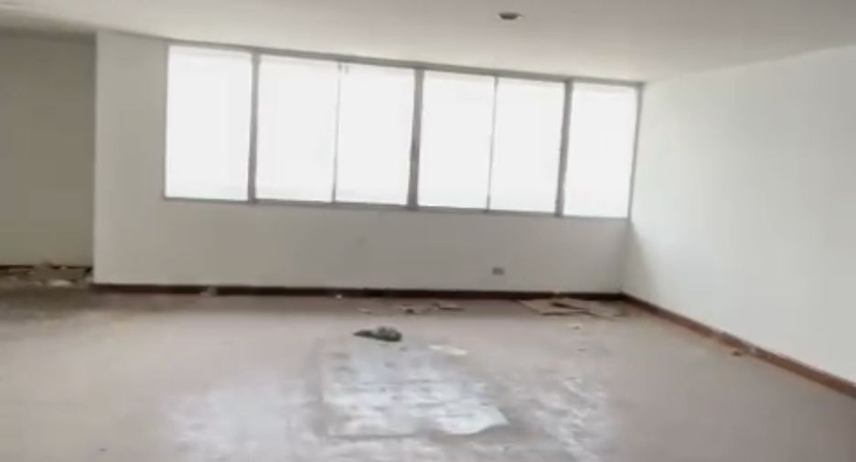 For sale 5 bedrooms condo in Watthana, Bangkok
