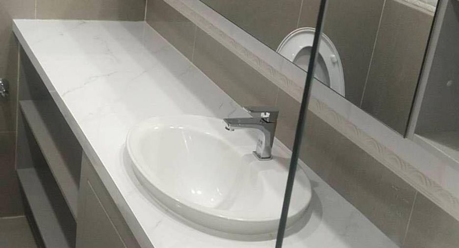 For rent 2 bedrooms condo in Phaya Thai, Bangkok