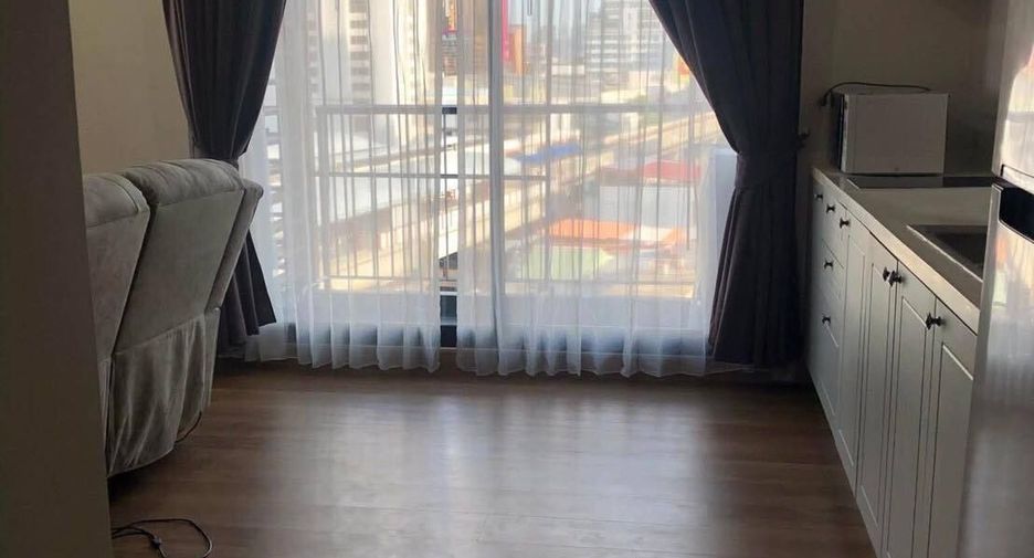 For rent 2 bedrooms condo in Phaya Thai, Bangkok