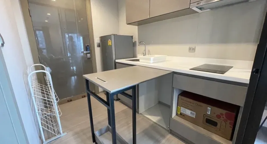 For rent studio condo in Huai Khwang, Bangkok