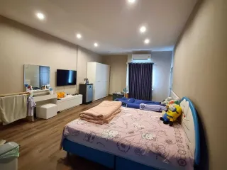 For sale and for rent 3 bedrooms townhouse in Phra Khanong, Bangkok