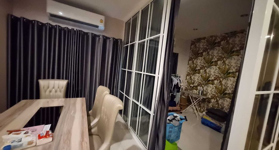 For sale and for rent 3 bedrooms townhouse in Phra Khanong, Bangkok