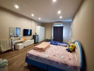 For sale and for rent 3 bedrooms townhouse in Phra Khanong, Bangkok