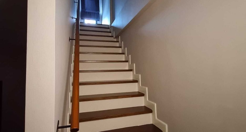 For sale and for rent 3 bedrooms townhouse in Phra Khanong, Bangkok