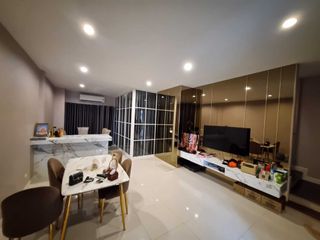 For sale and for rent 3 bedrooms townhouse in Phra Khanong, Bangkok