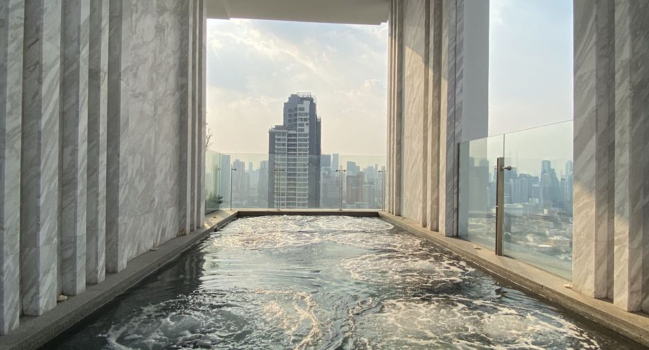For rent 1 bed condo in Watthana, Bangkok