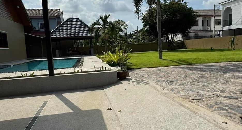 Casa en venta de 4 habitaciones en Bang Lamung, Chonburi