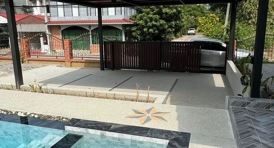 Casa en venta de 4 habitaciones en Bang Lamung, Chonburi