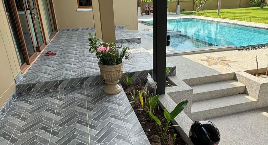 Casa en venta de 4 habitaciones en Bang Lamung, Chonburi