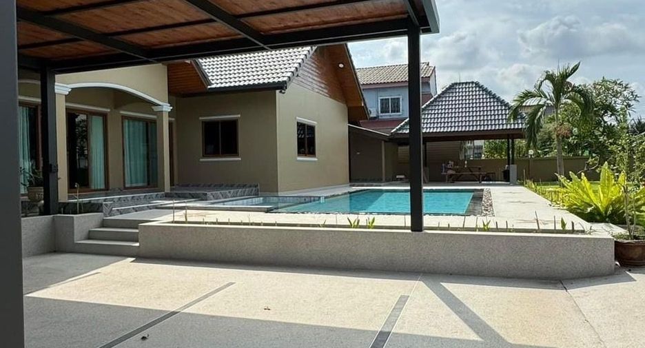 Casa en venta de 4 habitaciones en Bang Lamung, Chonburi