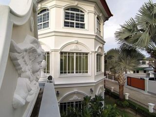À vendre 4 chambres maison à Phra Samut Chedi, Samut Prakan