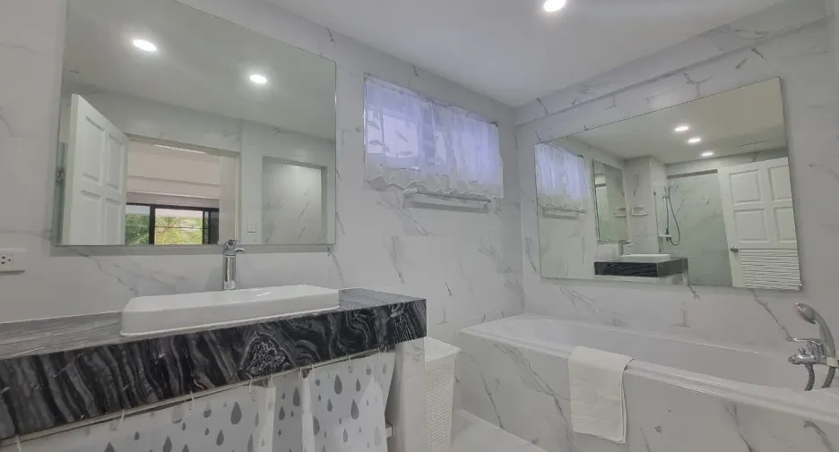 Villa zum Kauf und zur Miete mit 2 Zimmer in Kathu, Phuket