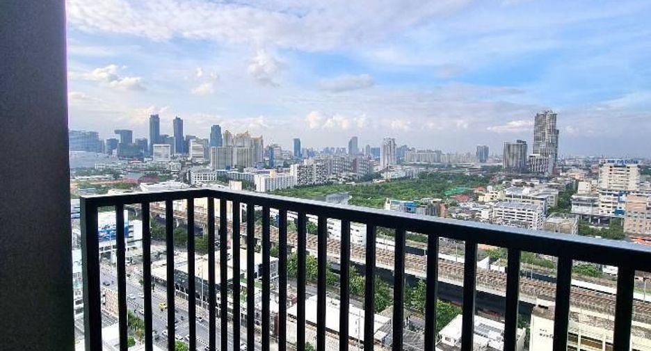 For rent 1 bed condo in Watthana, Bangkok