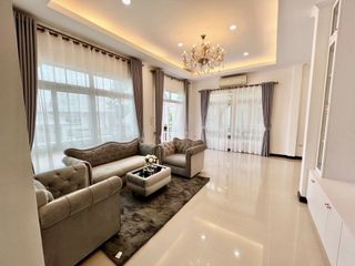 À vendre et à louer 3 chambres villa à Bang Lamung, Chonburi