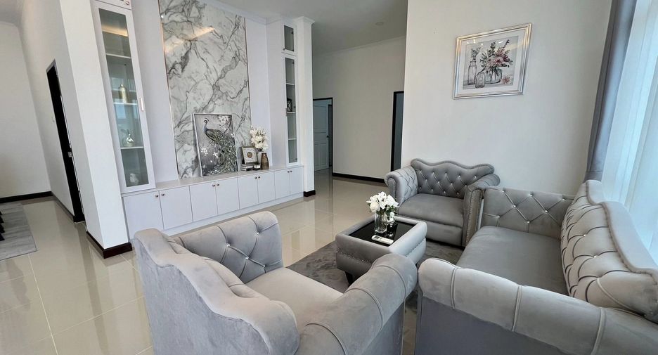 For sale and for rent 3 bedrooms villa in Bang Lamung, Chonburi