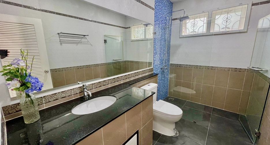 For sale and for rent 3 bedrooms villa in Bang Lamung, Chonburi