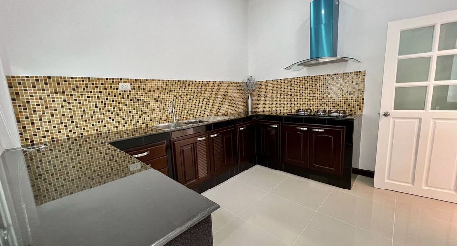 For sale and for rent 3 bedrooms villa in Bang Lamung, Chonburi