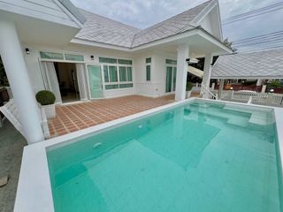 À vendre et à louer 3 chambres villa à Bang Lamung, Chonburi