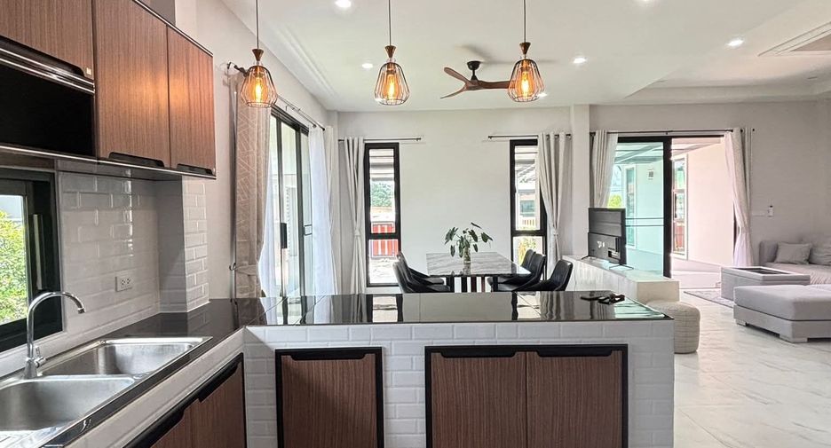 Casa en alquiler de 3 habitaciones en Thalang, Phuket