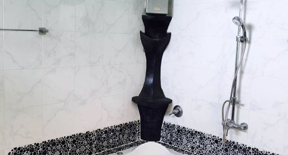 For sale and for rent 5 bedrooms retail Space in Bang Kapi, Bangkok