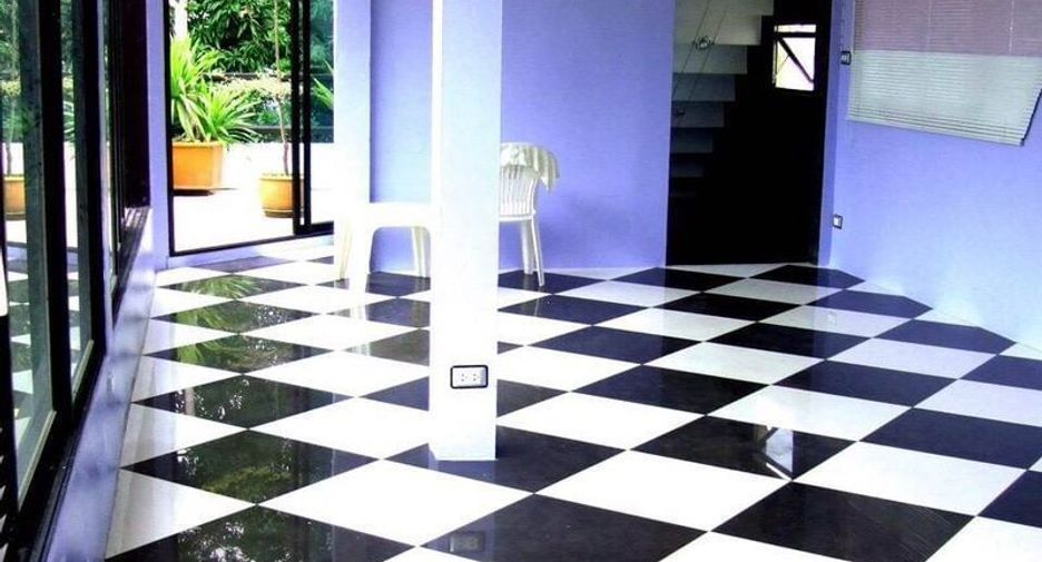 For sale and for rent 5 bedrooms retail Space in Bang Kapi, Bangkok