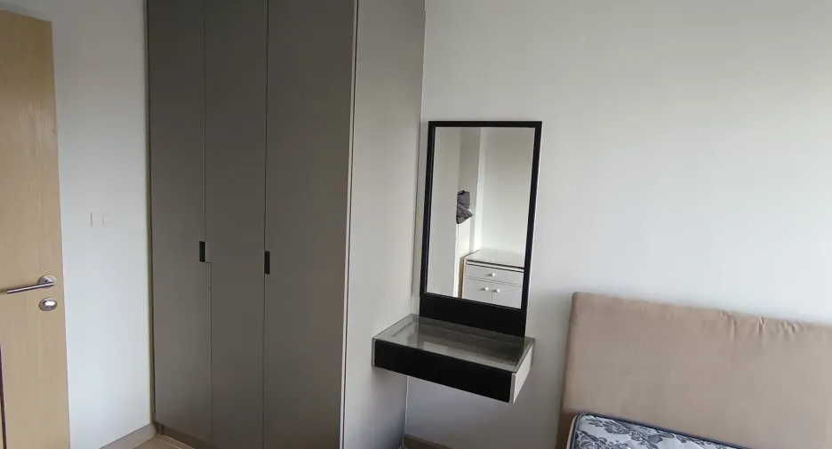 For sale そして for rent 2 ベッドルーム condo in Huai Khwang, Bangkok