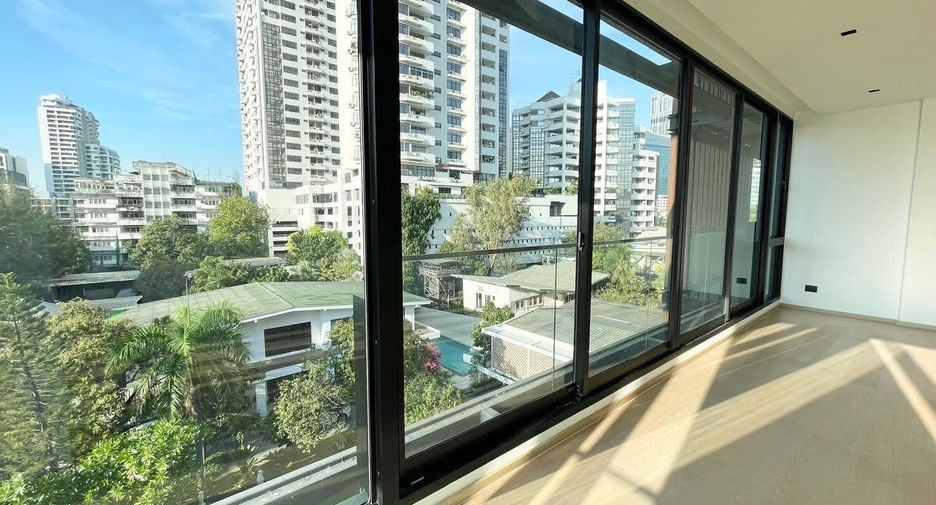 For rent 2 bedrooms condo in Watthana, Bangkok