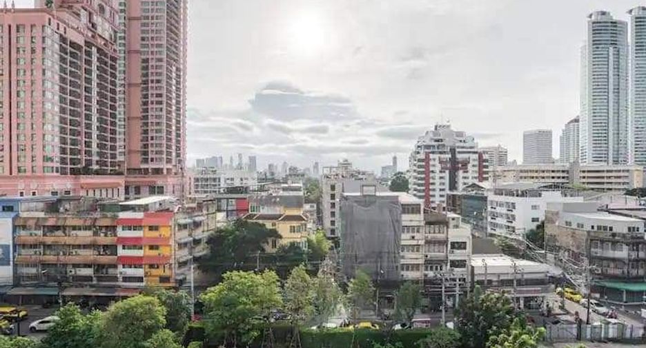 For rent 2 bedrooms condo in Khlong Toei, Bangkok