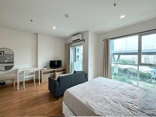 For sale studio condo in Yan Nawa, Bangkok