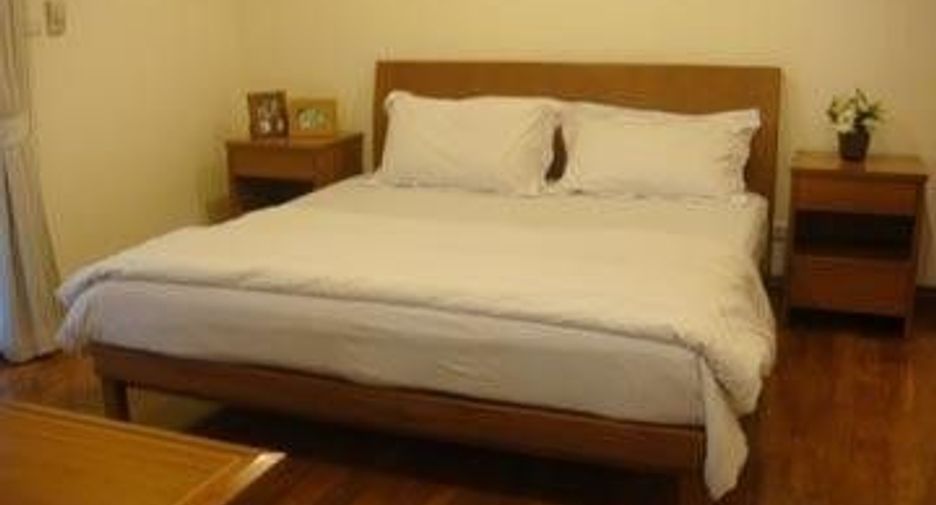 For rent 2 bedrooms condo in Sathon, Bangkok